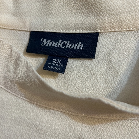 ModCloth Cap sleeve blouse - Picture 2 of 5